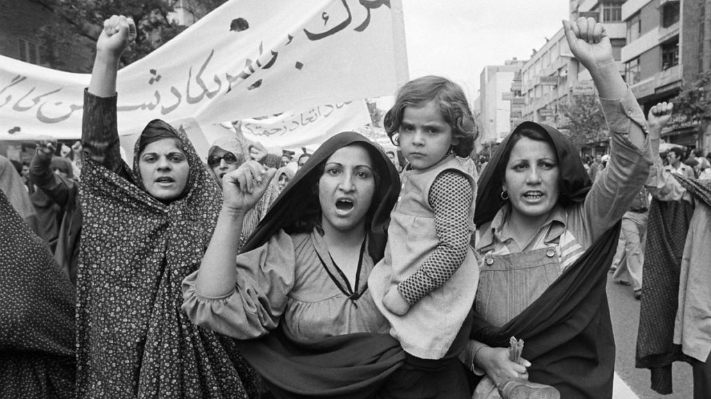 Джон Форан. Иранская революция 1977-1979 годов: вызов социальной теории .